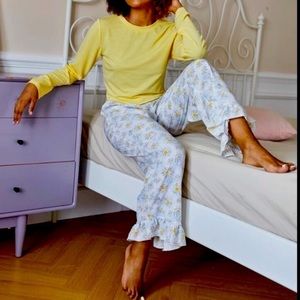 🌻Yellow Long Sleeve Soft Top & Ruffle Trim 🌻 Pants Pajama Nightwear 2pc Outfit